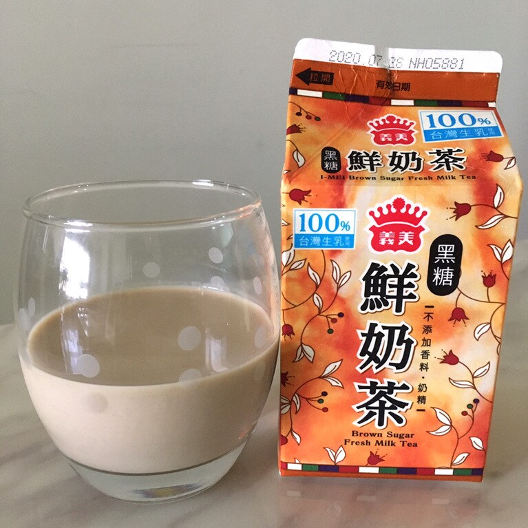 黒糖鮮奶茶 40元 375ml。