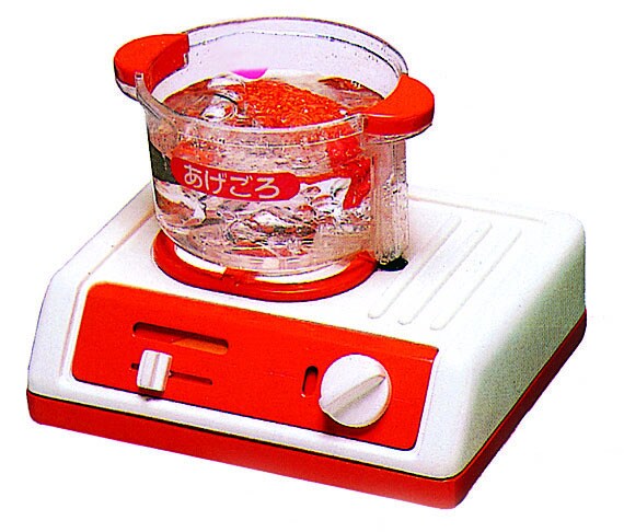 1985年に玩具事業に本格参入して発売したのが「メルちゃん まほうのフライDEこんがり」。