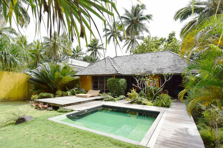 タヒチ・イチ島でオンザビーチに位置するヴィラ・ミティラパ。レンタルヴィラのように使い勝手も上々です。