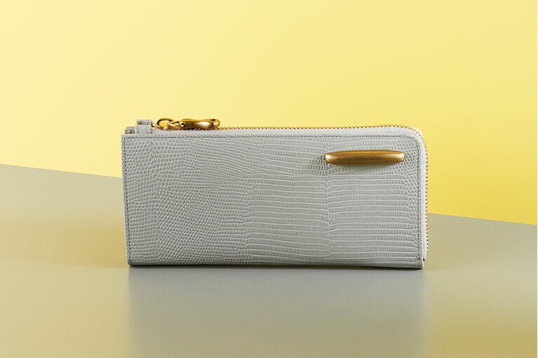 【最薄タイプながら収納力ばっちり】デリスリザード セラドン(W19×H9.5×D2cm)25,000円／TOFF&LOADSTONE(トフ＆ロードストーン)