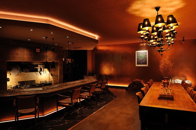 毎日3組6名のみが唯一無二の美味を堪能できるダイニング。