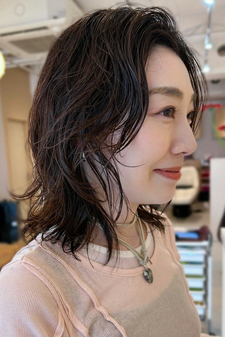 扱いやすさ抜群のミディアムウルフ。