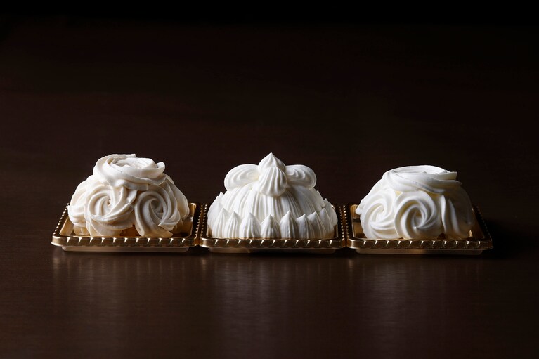 ミニマロンシャンテリーセット（左からアールグレイ、笠間産新栗、ラ・フランス）1,836円。通常のマロンシャンテリーをミニサイズにし、一度に3種のフレーバーを楽しめるお得なセット。