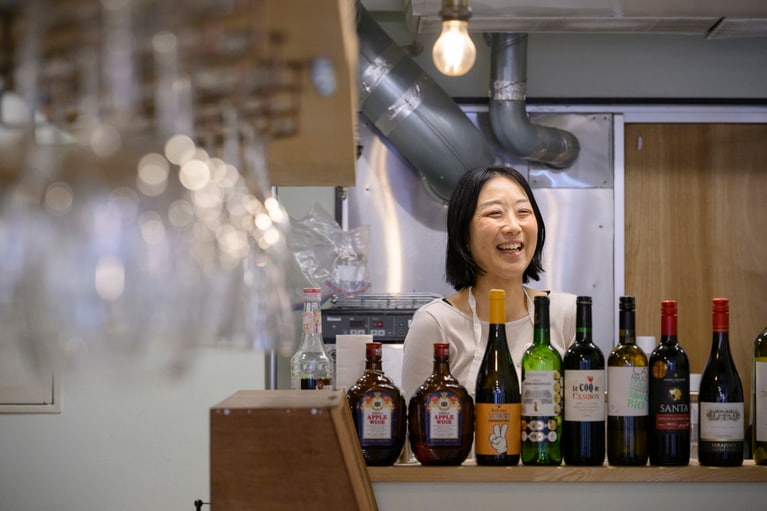 オーナーパティシエの岡田有加さん。