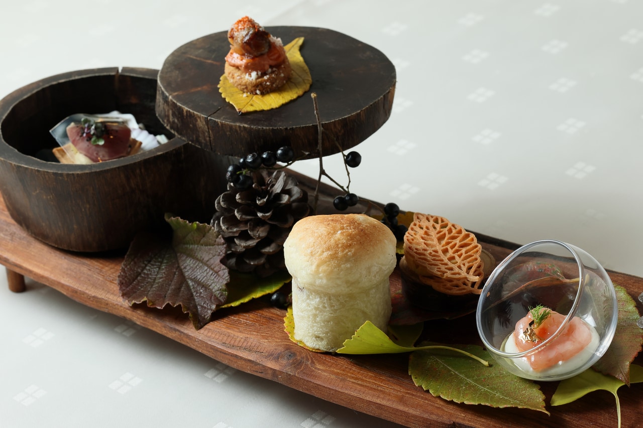 コースには佐渡の食材はふんだんに使われている。