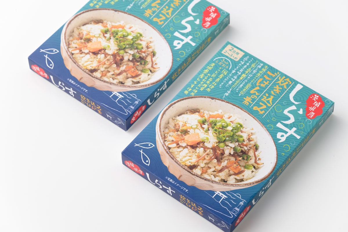 茨城しらすの炊き込みご飯 各849円。