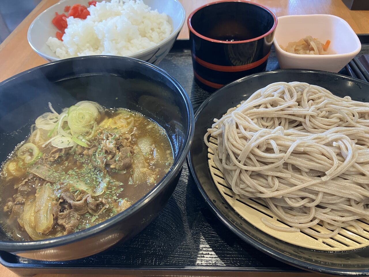 「カレーつけそば」をベースにした「牛華麗Z定食」