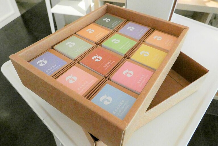 12種類のティーバッグが一つずつ入ったセットもお土産に人気。