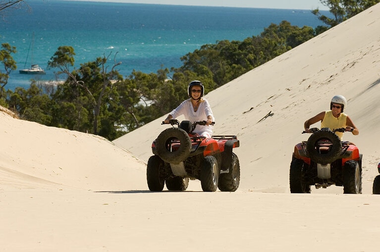 身長制限はあるが、運転免許がなくても10歳から体験できるATV四輪バイク。