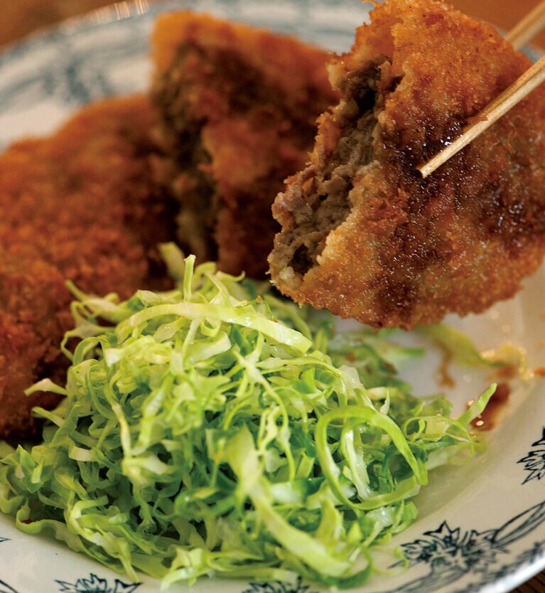 揚ビーフメンチカツ 5個入り 特製ソース 2,600円／日光グルマンズ和牛