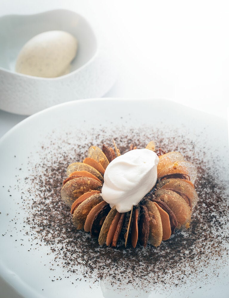 デザートは、バニラ風味 豆腐のミルフィーユ。