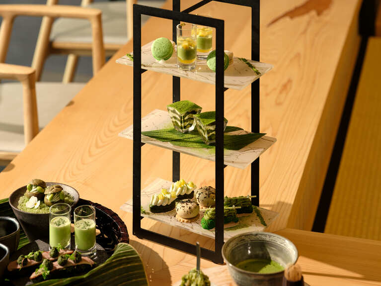 「ほうじ茶とマンゴーのムース」「ほうじ茶マカロン」など、抹茶だけではなく、ほうじ茶を使用したスイーツも。