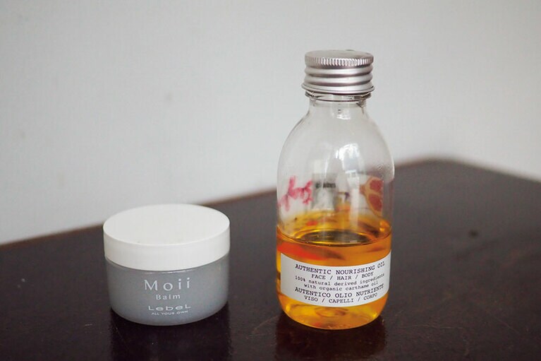 ルベルのモイ バーム ウォークインフォレスト(左)／ダヴィネスのオーセンティック オイル(右)