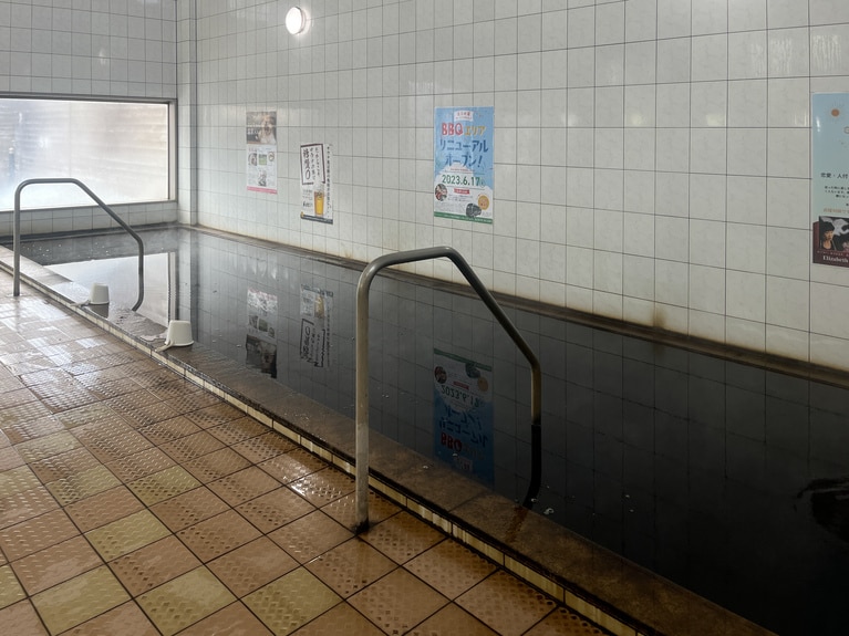 まるで鏡面のようなお湯。