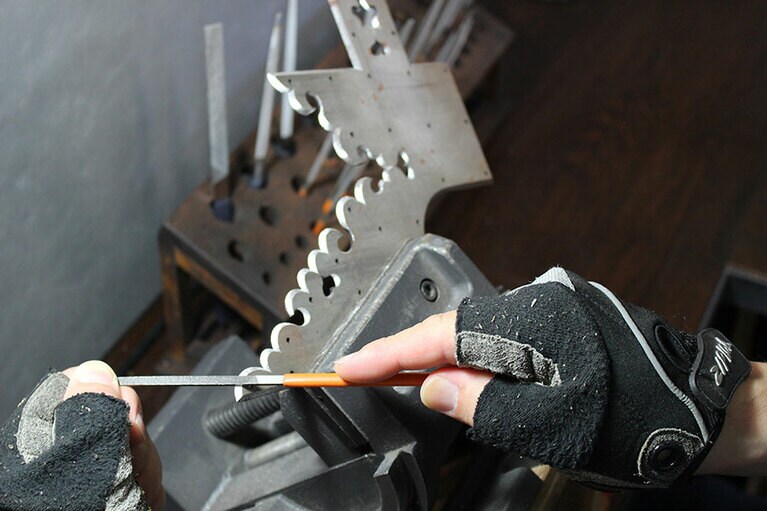 職人の手元の様子にも注目したい。