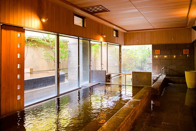 大浴場で、思い切り手足を伸ばしてリフレッシュするのもいい。