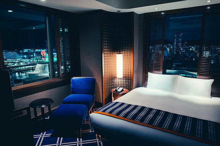 2010年より新たな建物となって快適に生まれ変わった客室は、ハーバーニューとシティビューを用意。