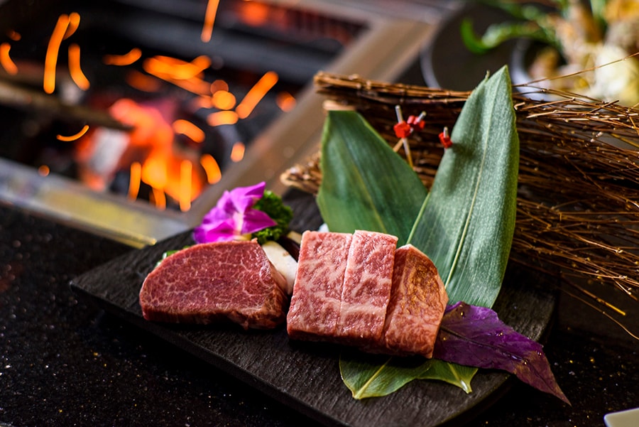 館内のレストランも必食。県産牛などの贅沢な旨みを堪能するなら沖縄焼肉「琉仙」へ。