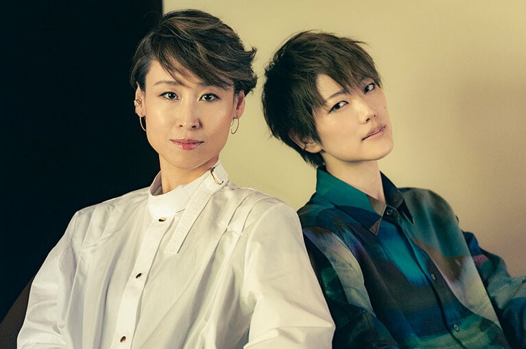 寿つかささん（左）と七海ひろきさん（右）。