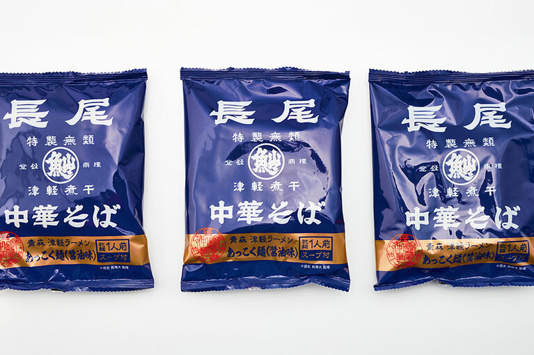 青森県土産販売「長尾中華そば あっこく麺(醤油味) 」1食(麺80g、スープ45g) 250円。
