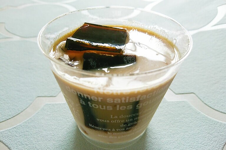 不朽の名作、成城石井のコーヒーゼリー。冷蔵庫に常備。