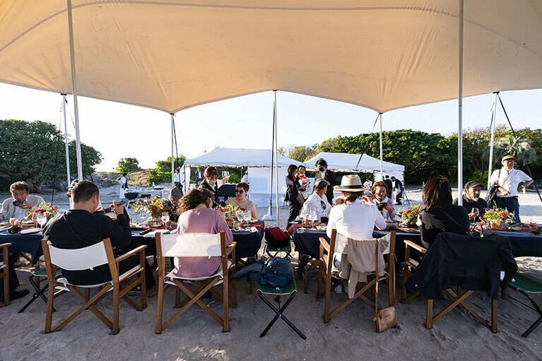 天幕レストランの様子。