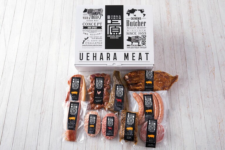 上原スペシャリテセット(PLUTINUM) 8,287円(あぐーももベーコン(ブロック)、あぐーヒレスモーク(ブロック)、あぐーウィンナー、ローストポーク(ブロック)、ロースト牛タン(ブロック)、石垣牛ハンバーグ、あぐーハンバーグ、あぐーロールステーキ、あぐースペアリブ、砂肝スモーク、各種1点)／上原ミート牧志公設市場