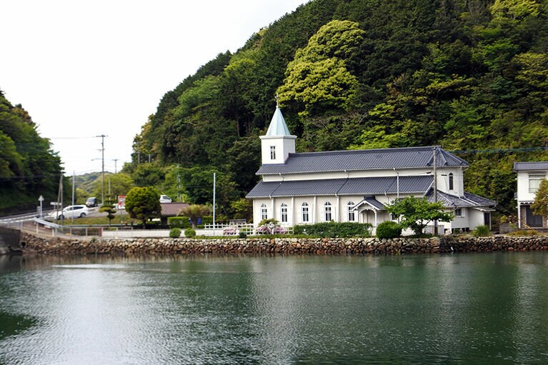 上五島に教会は29カ所。かつての潜伏キリシタンの過酷な暮らしと揺るぎない信仰心に心動かされます。