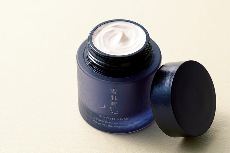 雪肌精 みやび アルティメイト デイ クリーム タイトナー SPF30・PA+++ 30g 8,000円(編集部調べ)／コーセー