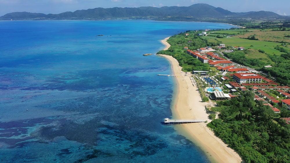 石垣島西海岸の最高なロケーションにある楽園リゾート。