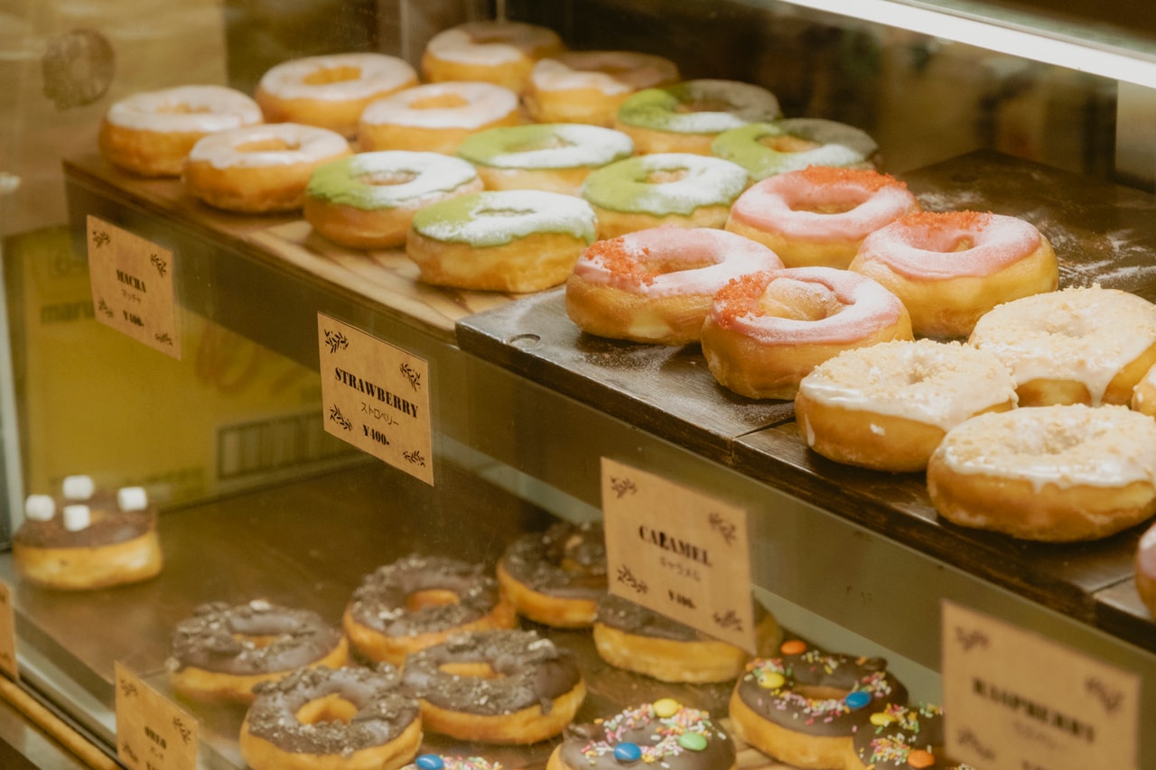 自家製ドーナツは、どれにしようか迷うほど種類が豊富。