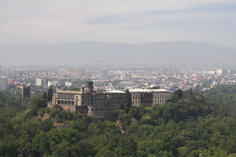 メキシコ・シティの西側にある広大な「チャプルテペック公園」。