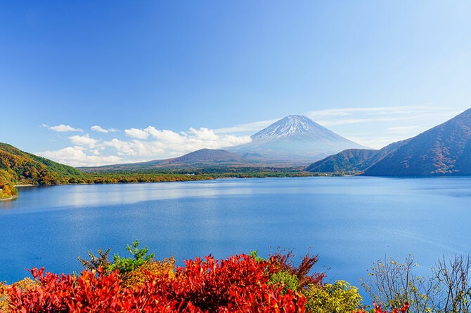 山梨県 2023年版】 秋の絶景・風物詩10選 逆さ富士と紅葉の神秘的な光景 | 今こそ行きたい！ 「日本にしかない風景」再発見