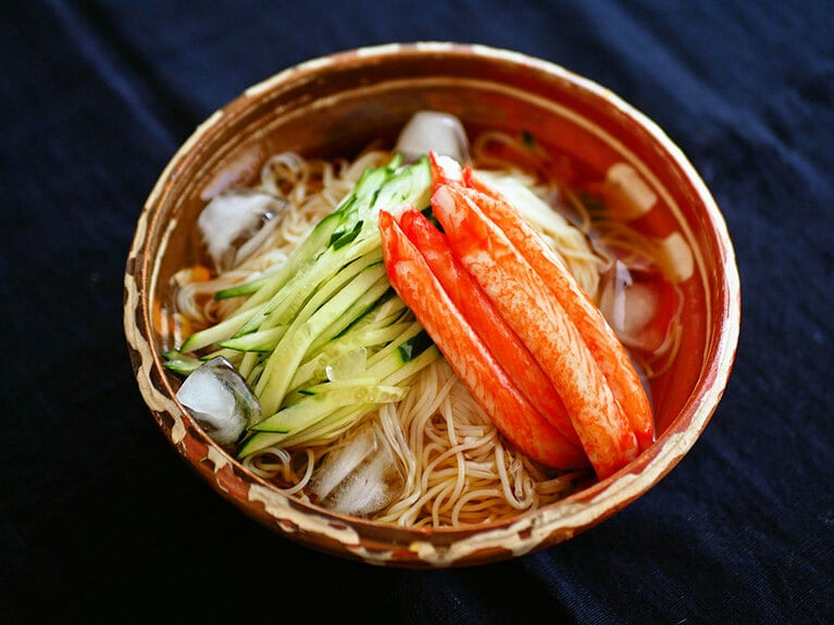 カニカマきゅうりのっけそうめん。