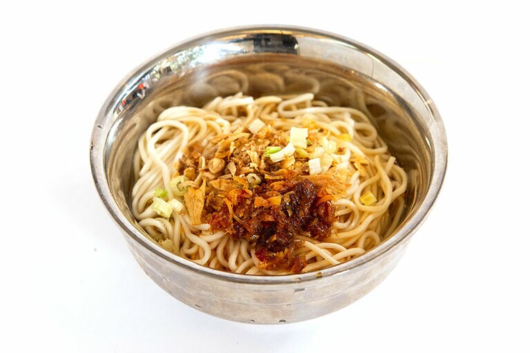 フードコートにある「厚夾麵食港點」のX.O醤乾麺 60元。