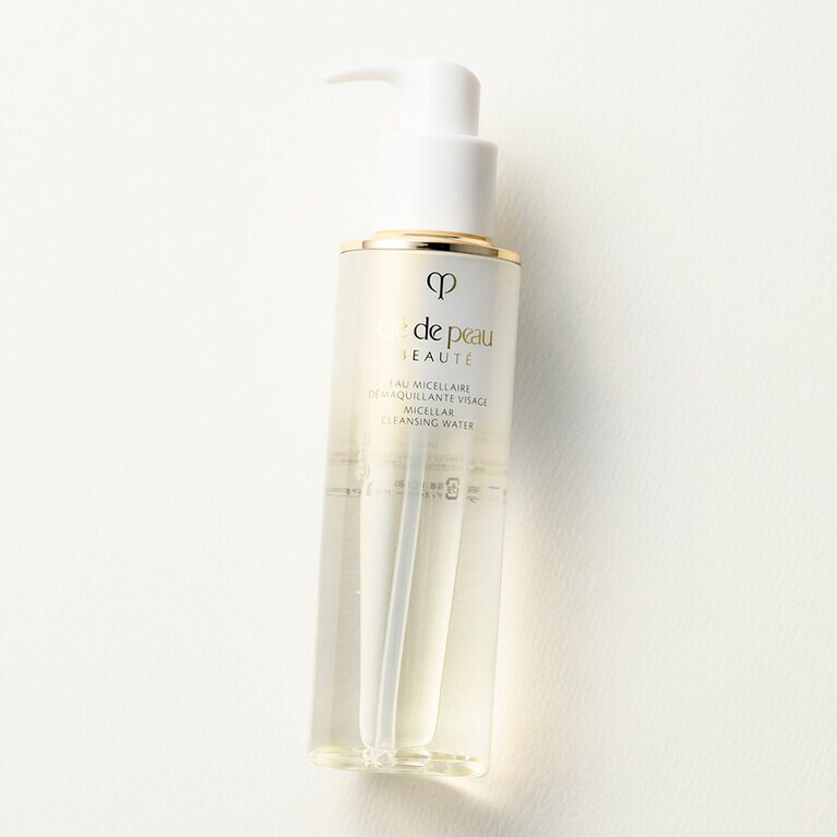 オーミセラー デマキアントヴィサージュ 200mL 6,600円／クレ・ド・ポー ボーテ