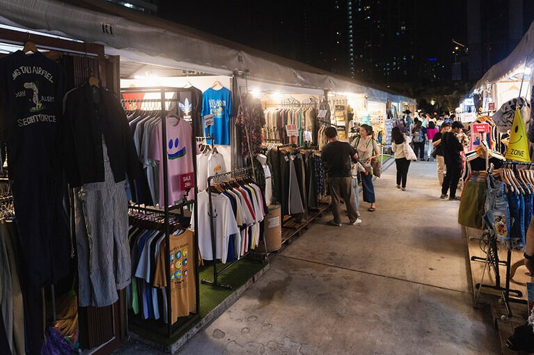 フードのみならず、アパレルや雑貨などのブースも非常に充実している。