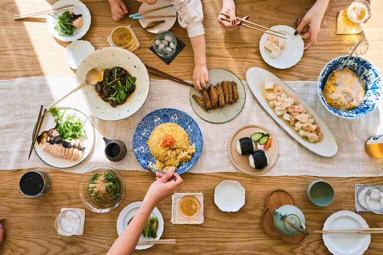 おもてなし料理が趣味の石岡さん。SNSでは「＃マミノメシ」が大人気。撮影：田村昌裕（freaks）