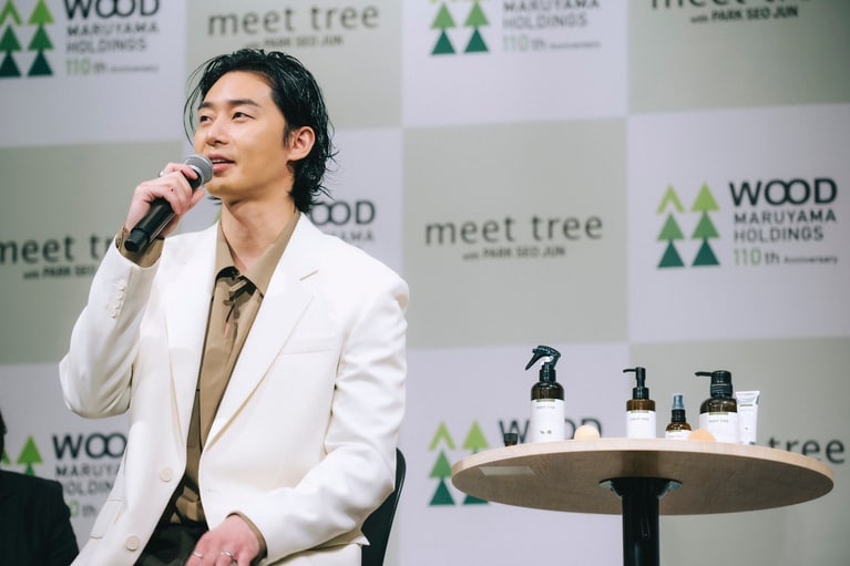 美肌を褒められ、少し照れぎみのパク・ソジュンさん。