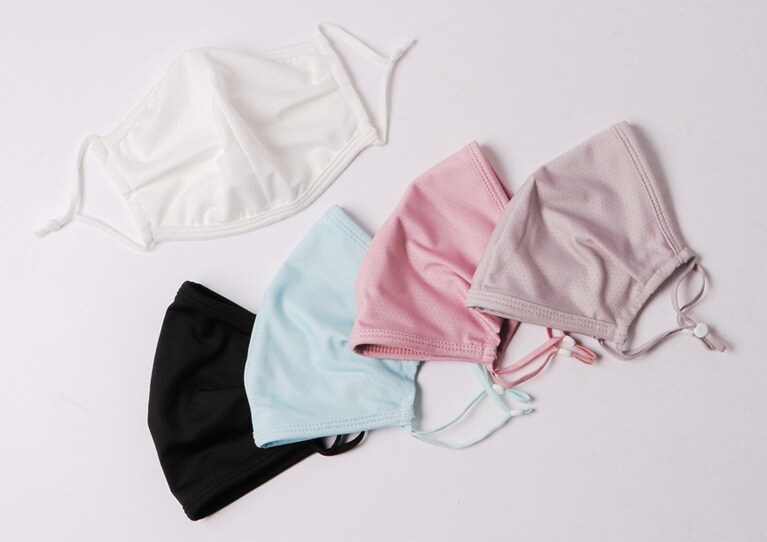 ひやマスク 同色2枚セット 1,200円+税(フィルター20枚付き)。子供用サイズもあり。