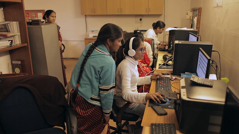 『燃えあがる女性記者たち』全国公開中　©Black Ticket Films