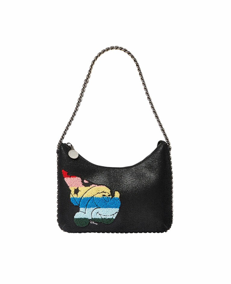 バッグ 128,700円。©Disney