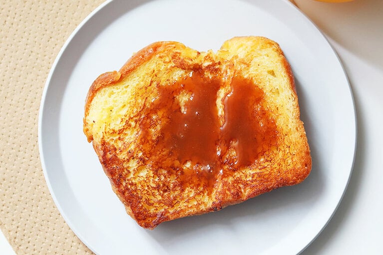 添付のソースは約30度の流水で約30秒で解凍。塩気のあるソースでクセになります。