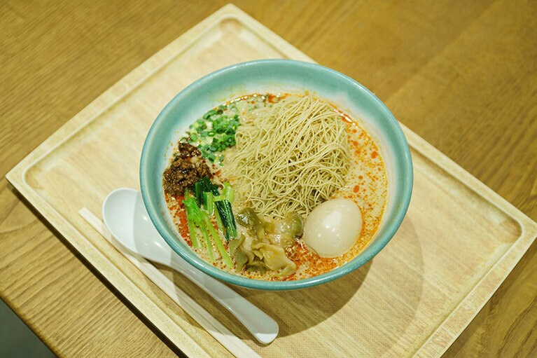 「笠間栗だけを豪快にたっぷり120g（栗7個分）絞った純モンブラン贅沢タンタン麺」1,500円／活龍