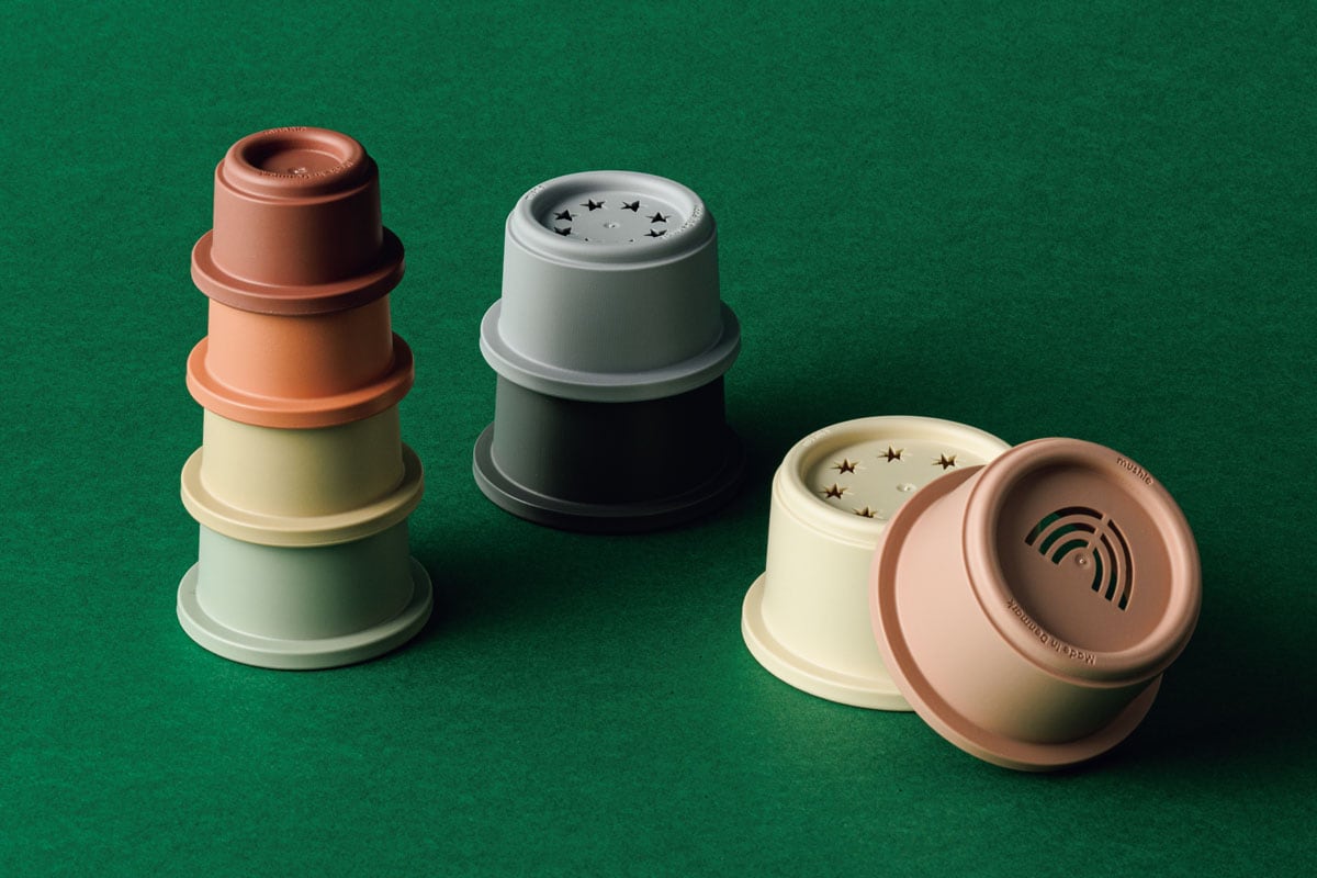 スタッキングカップ オリジナル 最大カップφ8.5×H3.5cm、最小カップφ5.5×H3.5cm 8個セット 3,300円／ムシエ