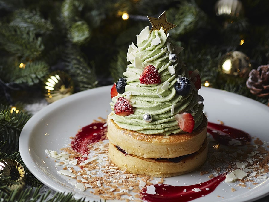 ～札幌店から贈るクリスマス～ピスタチオベリーのツリーパンケーキ 1,540円。