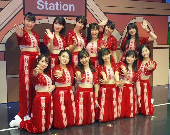 人気TOP ハロプロの12人組「BEYOOOOONDS」 “時代”を魅せるアイドルの進化系 お笑い/バラエティ
