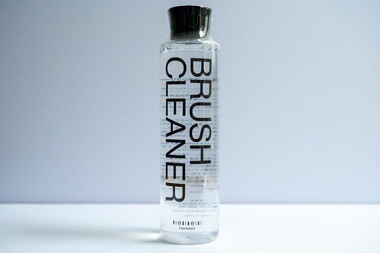 「TAUHAUS（タウハウス）ブラシクリーナー」。