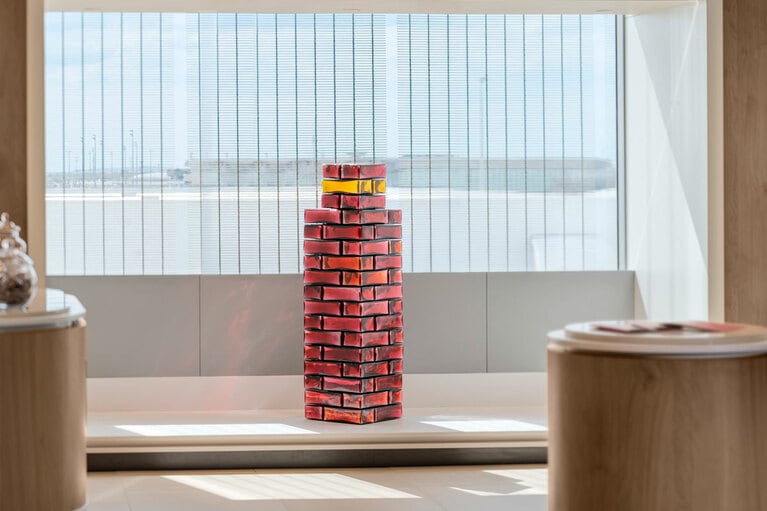 リニューアルオープンに合わせて公開されたジャン=ミシェル・オトニエル氏による「Wonder Block」。
