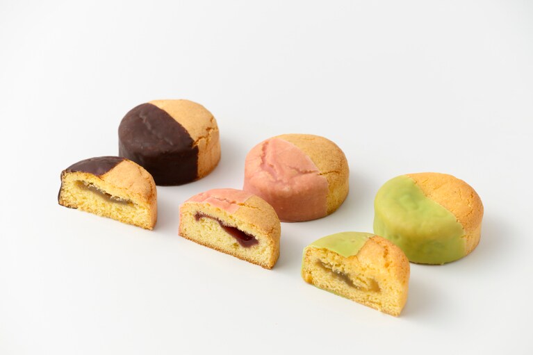 米粉のフルーツクッキー 各502円～。左から：蜜の月バナナ、イチゴ、キウイ。